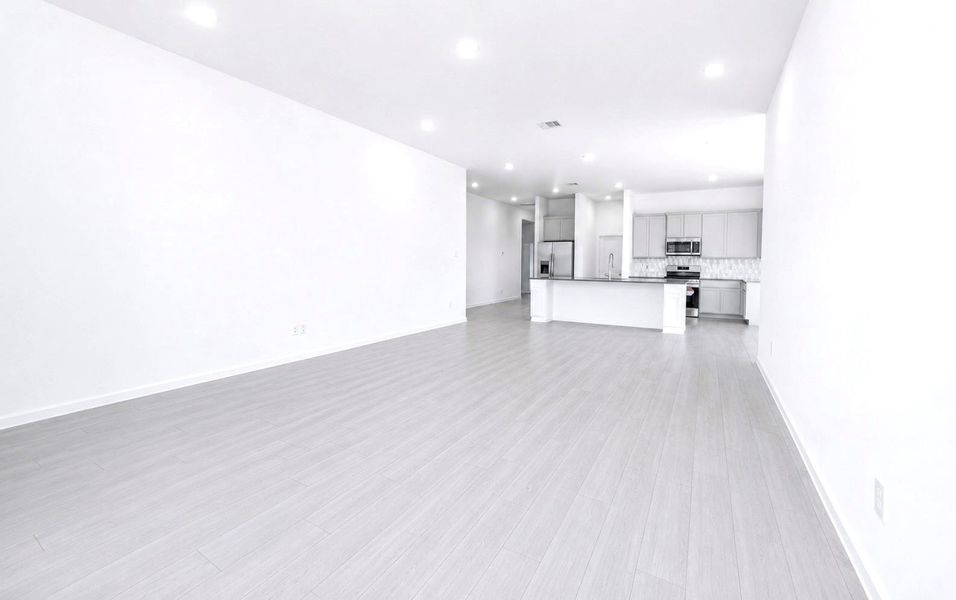 Spacious, unfurnished interior of a new home in The Trails, New Caney (Image 28).
