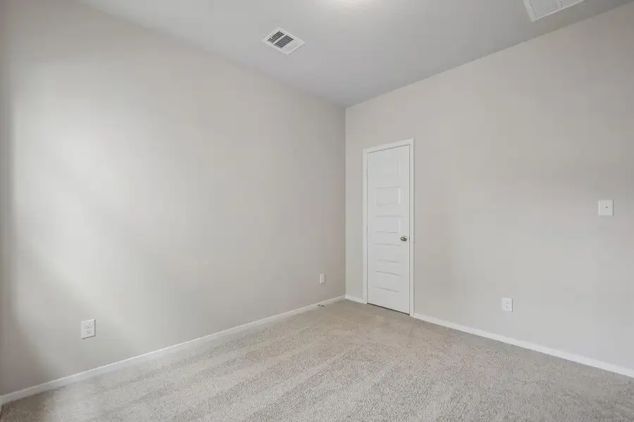Spacious, unfurnished interior of a new home in Edgebrooke, Pflugerville (Image 18).