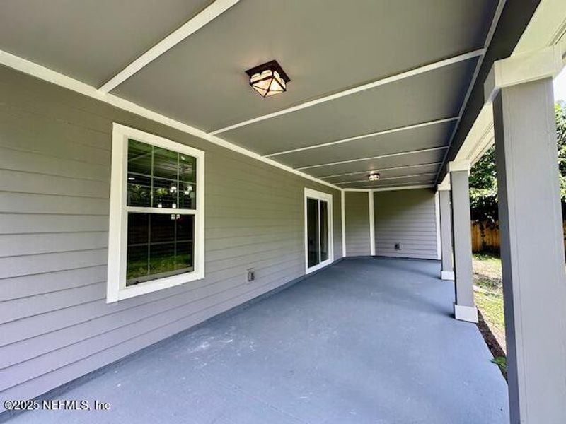 Exterior details and patio area of a home in , Jacksonville (Image 2).
