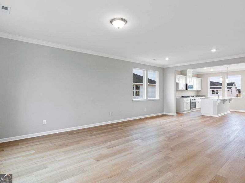 Spacious, unfurnished interior of a new home in Ivy Glen, Perry (Image 7).