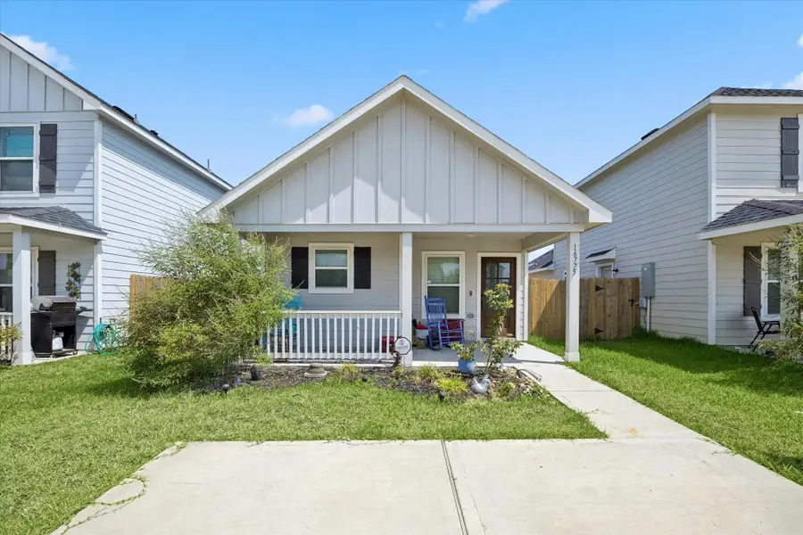 Front exterior of a new home in , Conroe, TX, highlighting curb appeal (Image 1). Front exterior of a new home in , Conroe, TX, highlighting curb appeal (Image 1).