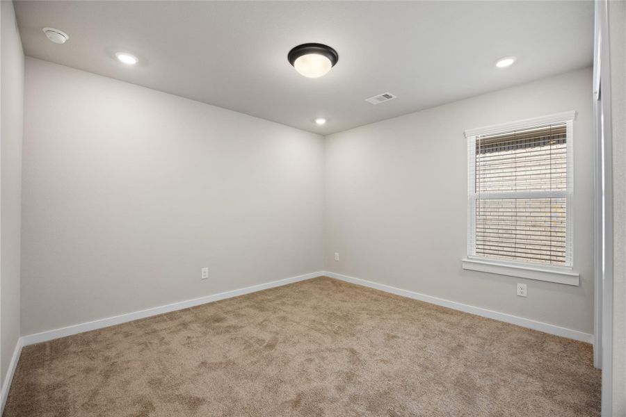 Spacious, unfurnished interior of a new home in Kendall Lakes, Alvin (Image 22). Spacious, unfurnished interior of a new home in Kendall Lakes, Alvin (Image 22).