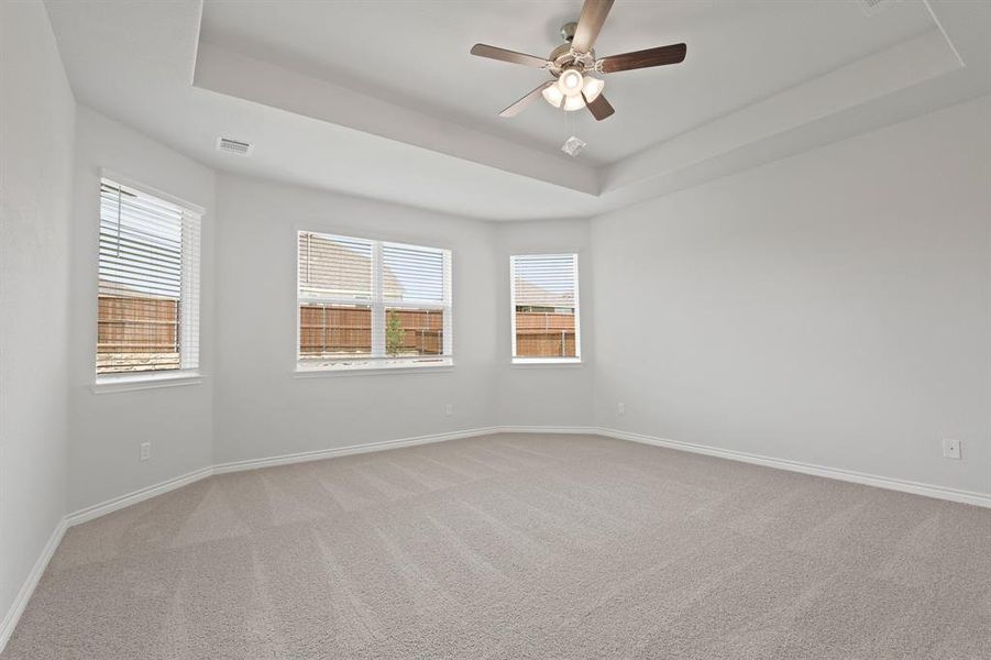 Spacious, unfurnished interior of a new home in Burgess Meadows, Cleburne (Image 11).