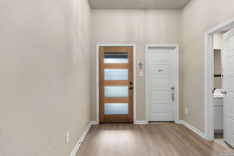 Spacious, unfurnished interior of a new home in Hunters Ranch, San Antonio (Image 23). Spacious, unfurnished interior of a new home in Hunters Ranch, San Antonio (Image 23).