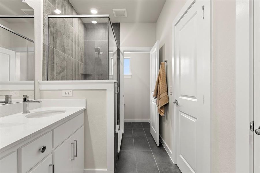 9015 Indianola_2540_Coral_Bath (4)