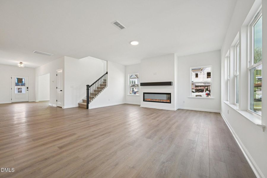 9-web-or-mls-Compeer Wy-S0603-009