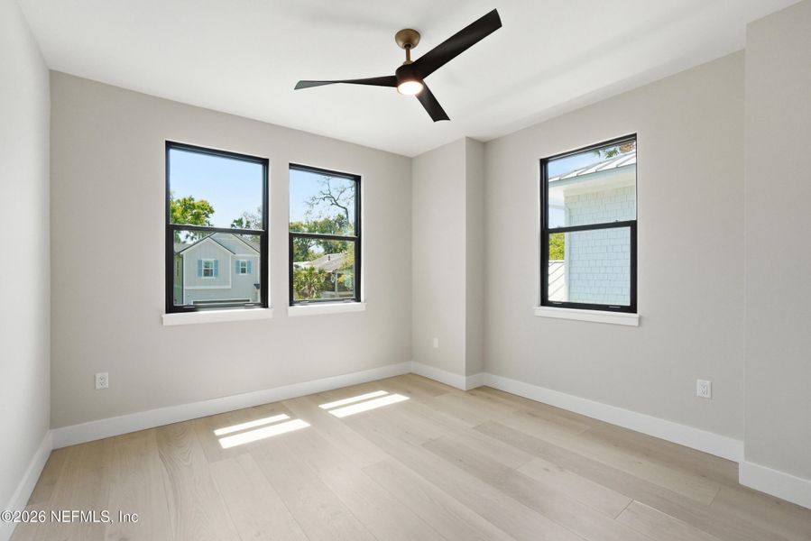 Spacious, unfurnished interior of a new home in , Atlantic Beach (Image 26).