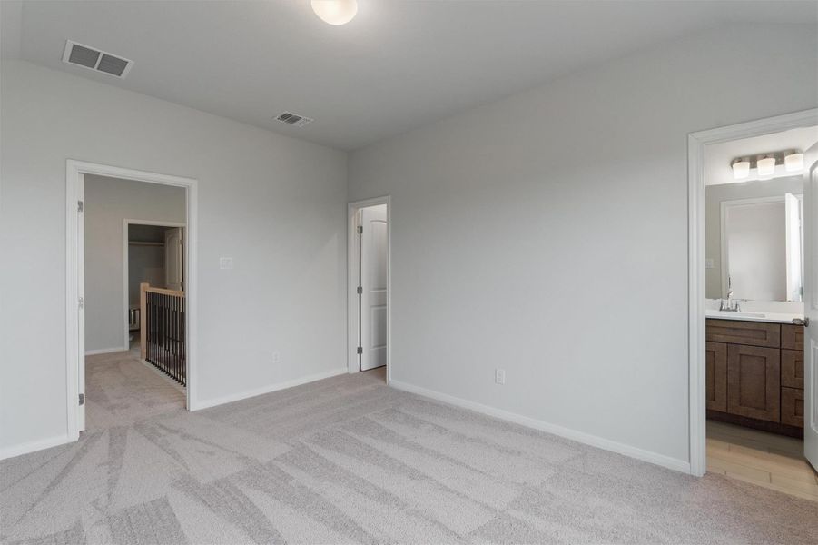 Spacious, unfurnished interior of a new home in Morningstar, Georgetown (Image 38).