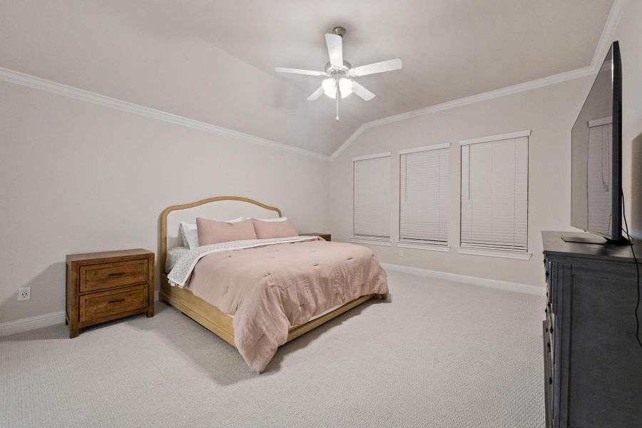 Furnished interior view inside a new home in Champions Forest 90', Mont Belvieu (Image 16).