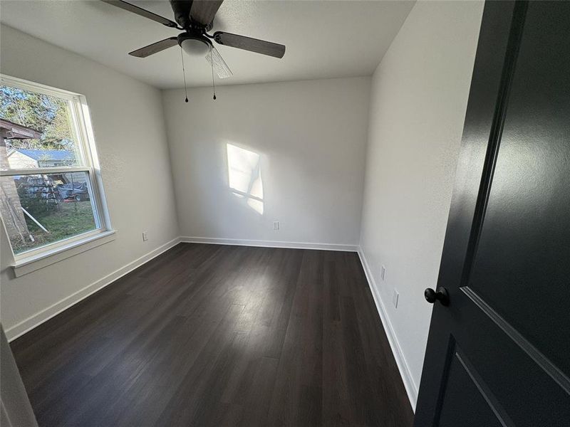 Spacious, unfurnished interior of a new home in , Mineola (Image 13).