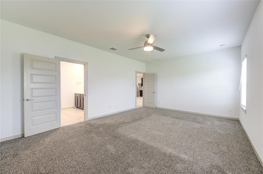 Spacious, unfurnished interior of a new home in , Katy (Image 42).