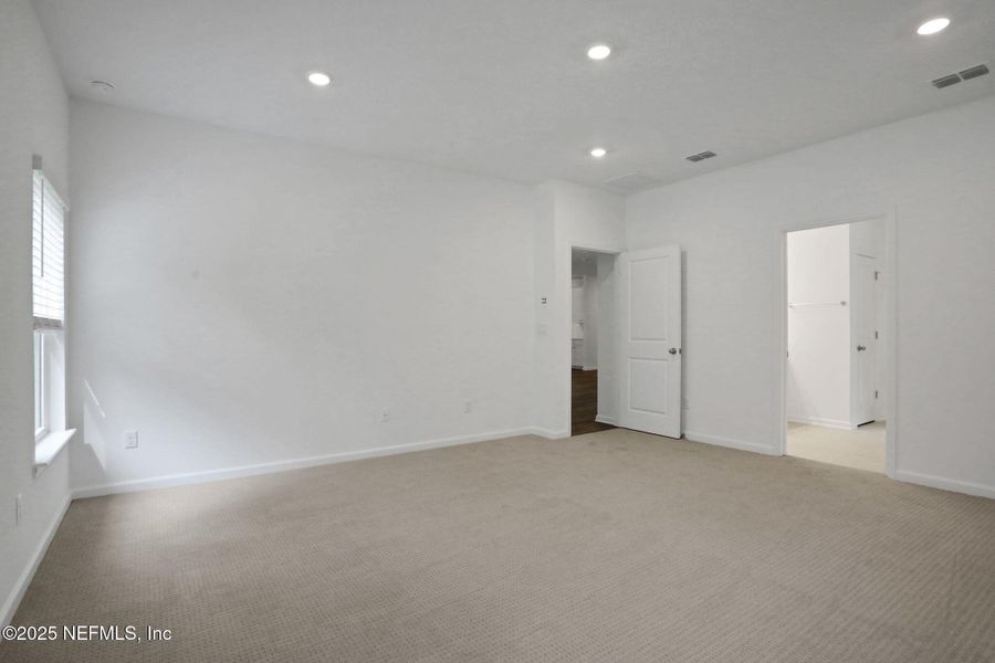 Spacious, unfurnished interior of a new home in Jennings Farm, Middleburg (Image 28). Spacious, unfurnished interior of a new home in Jennings Farm, Middleburg (Image 28).