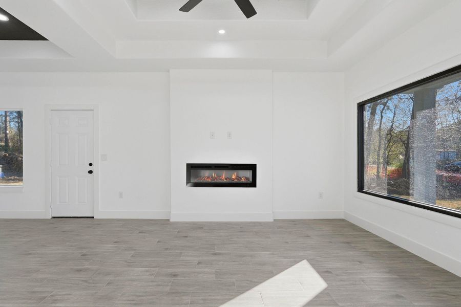 Spacious, unfurnished interior of a new home in , Willis (Image 25).