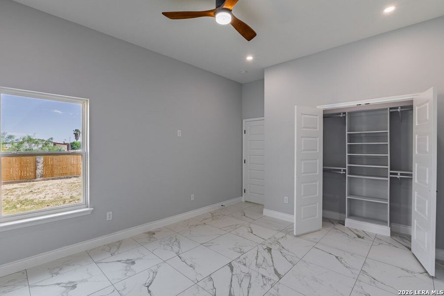Spacious, unfurnished interior of a new home in , Harlingen (Image 37).