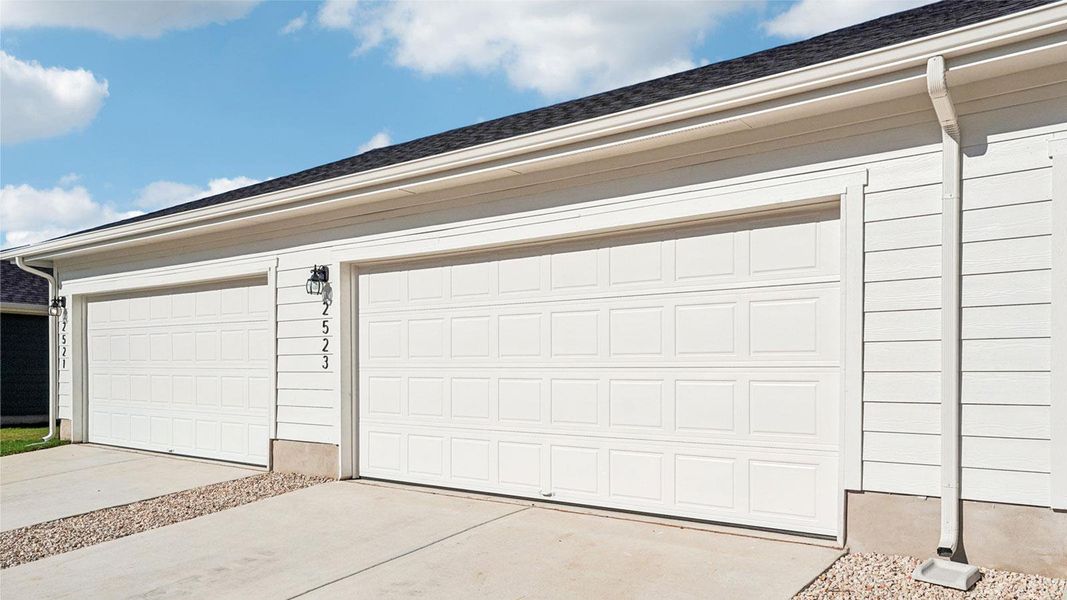 Exterior details and patio area of a home in Avery Centre, Round Rock (Image 21).