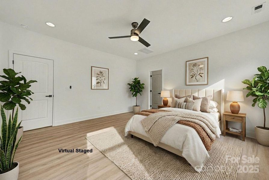 Upstairs bedroom Upstairs bedroom