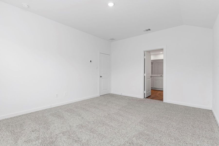 Spacious, unfurnished interior of a new home in Blue Heron Estates, Beasley (Image 25).