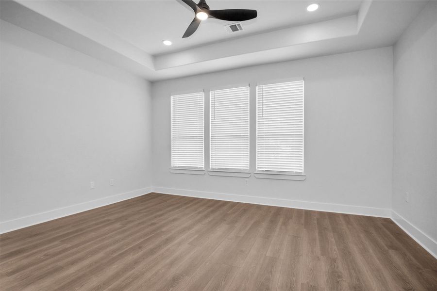 Spacious, unfurnished interior of a new home in , Houston (Image 36).