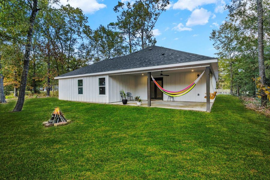 Exterior details and patio area of a home in , Livingston (Image 4).
