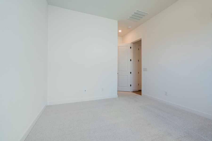 Spacious, unfurnished interior of a new home in Waterston Central, Gilbert (Image 16).