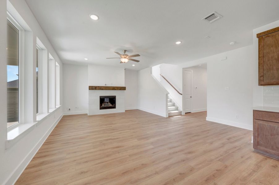 Spacious, unfurnished interior of a new home in Treeline, Justin (Image 17). Spacious, unfurnished interior of a new home in Treeline, Justin (Image 17).