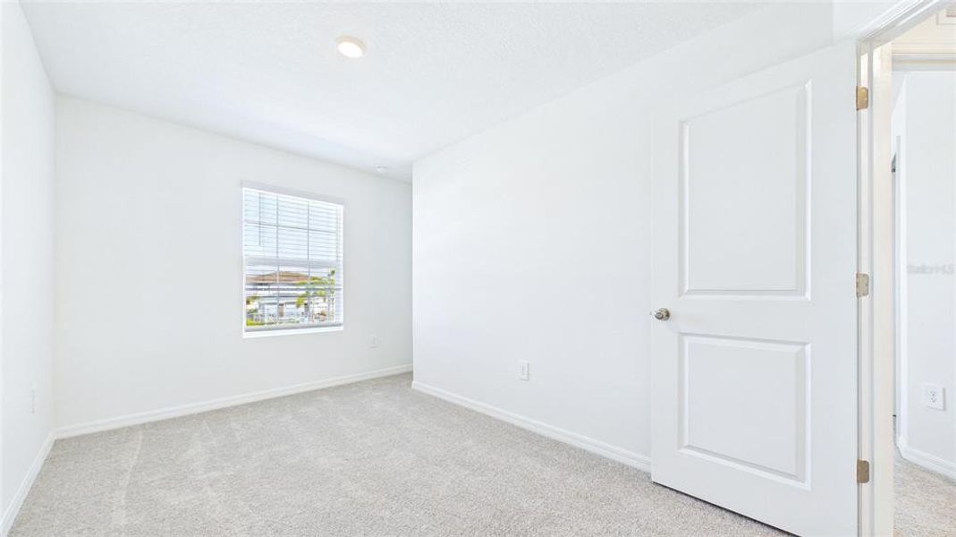 Spacious, unfurnished interior of a new home in , Ruskin (Image 27).