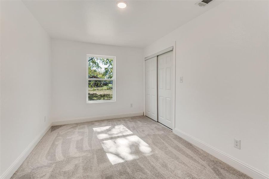 Spacious, unfurnished interior of a new home in , Fort Worth (Image 11).