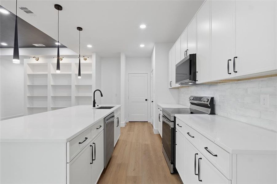 Furnished interior view inside a new home in , Dallas (Image 9).