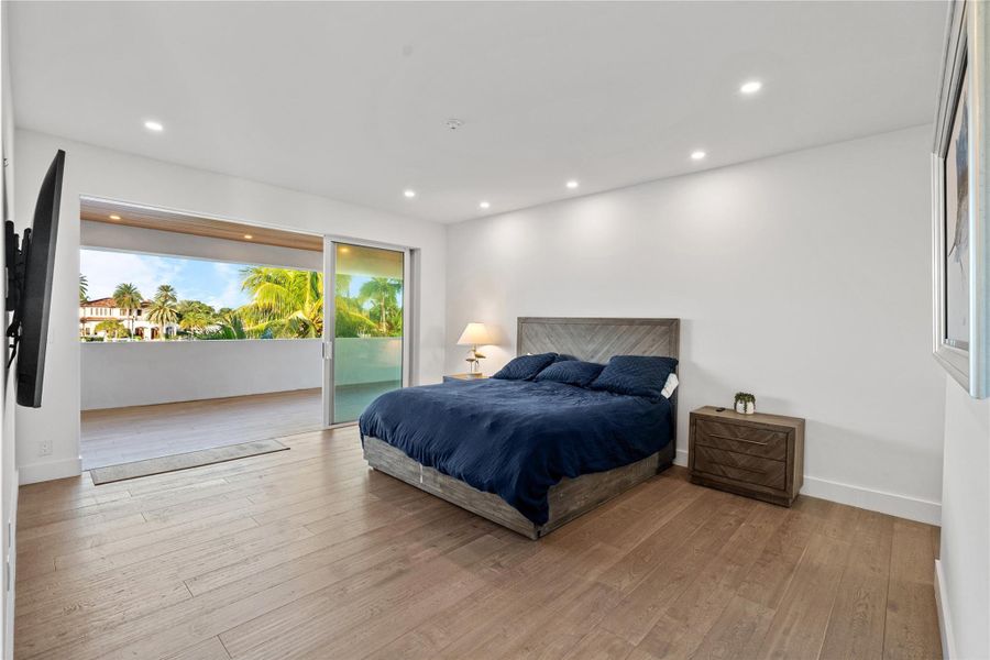 Furnished interior view inside a new home in , Pompano Beach (Image 15).