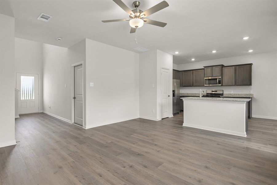 Spacious, unfurnished interior of a new home in Patriot Estates, Venus (Image 16).