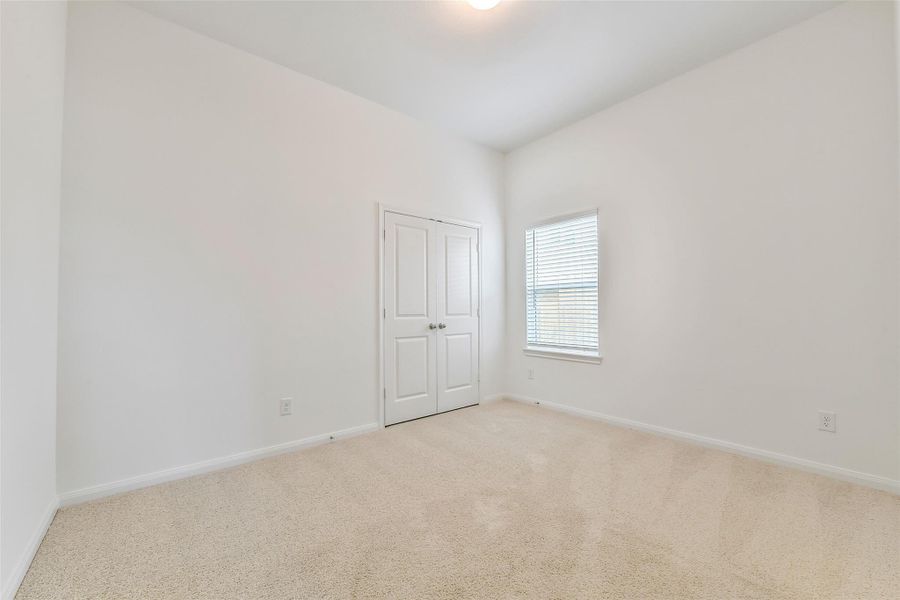 Spacious, unfurnished interior of a new home in King Oaks Village, Baytown (Image 27).