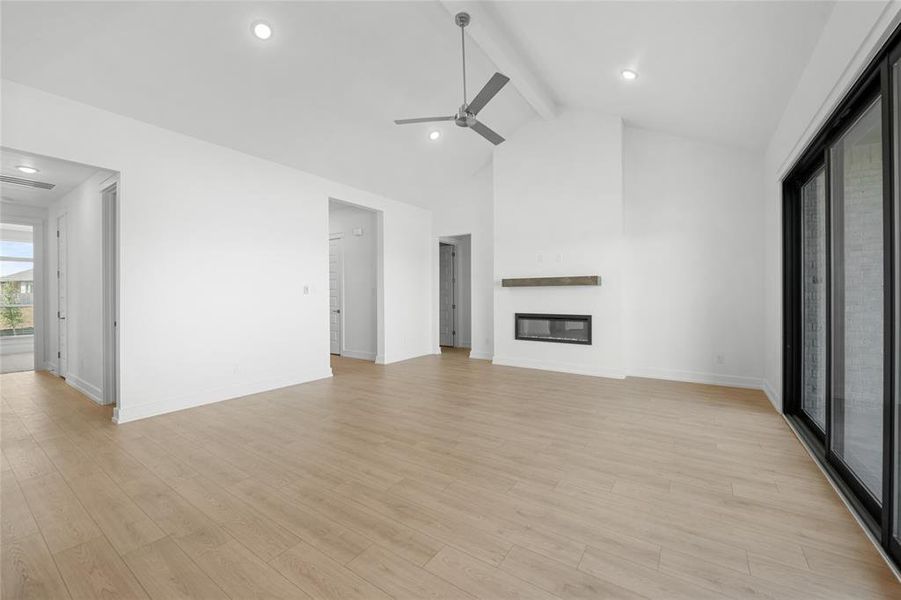Spacious, unfurnished interior of a new home in Rosenthal Estates, Lorena (Image 21).