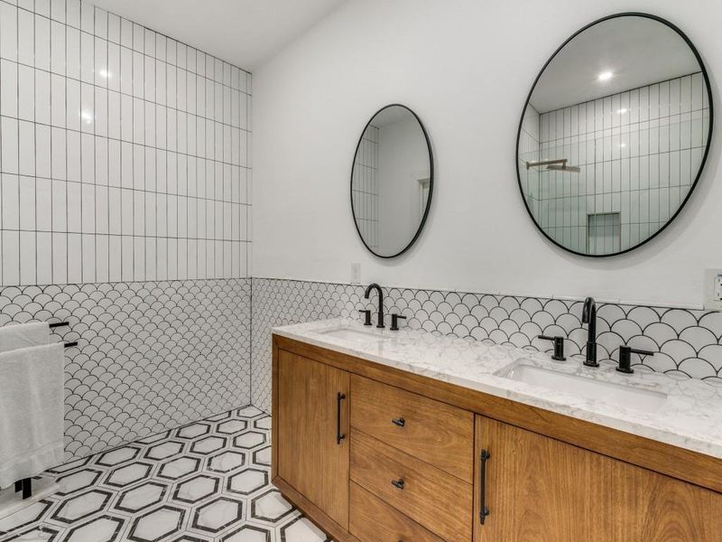 Furnished interior view inside a new home in , Dallas (Image 6).