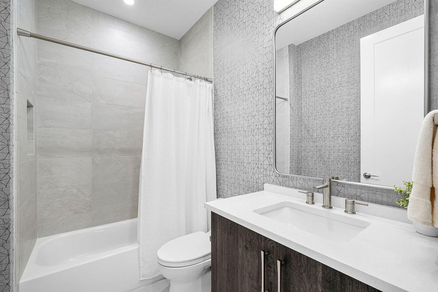 Furnished interior view inside a new home in , Boca Raton (Image 52). Furnished interior view inside a new home in , Boca Raton (Image 52).