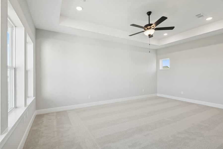 Spacious, unfurnished interior of a new home in , Katy (Image 15).