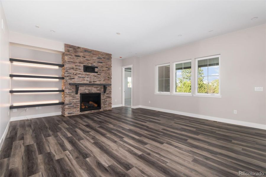 Spacious, unfurnished interior of a new home in , Castle Rock (Image 25).