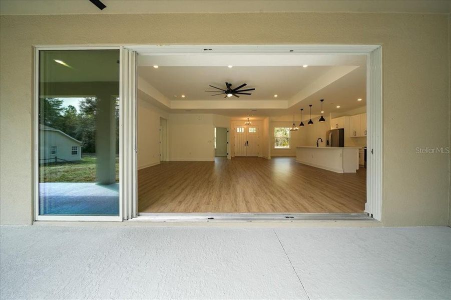 Spacious, unfurnished interior of a new home in , Weeki Wachee (Image 60).