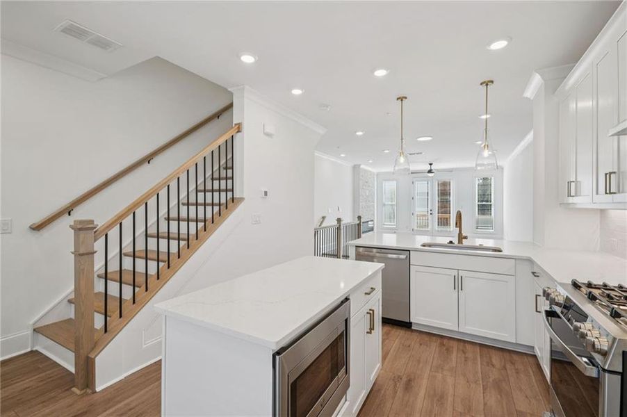 Furnished interior view inside a new home in IveyBrooke, Alpharetta (Image 7).