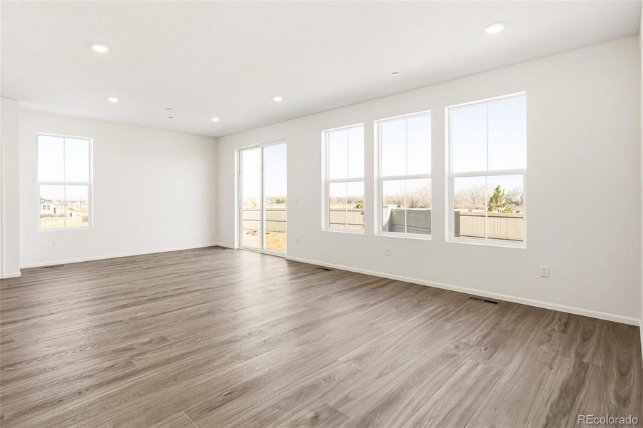 Spacious, unfurnished interior of a new home in The Nest Classic at Canyon Creek, Erie (Image 20).