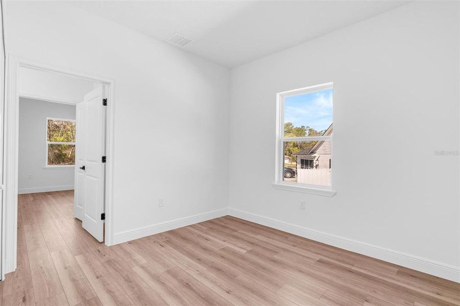 Spacious, unfurnished interior of a new home in , Ocala (Image 38).