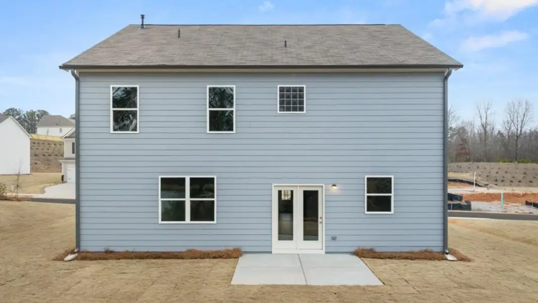Exterior details and patio area of a home in Thompson Ridge, Dallas (Image 4).