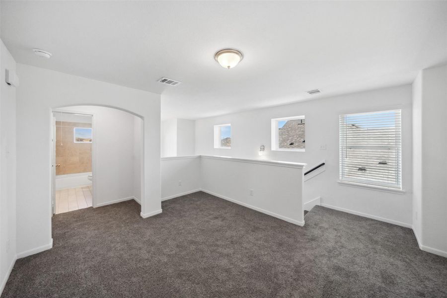 Spacious, unfurnished interior of a new home in Rollingbrook Estates, Baytown (Image 22). Spacious, unfurnished interior of a new home in Rollingbrook Estates, Baytown (Image 22).