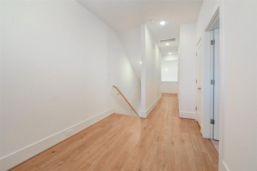 Spacious, unfurnished interior of a new home in , Houston (Image 22).