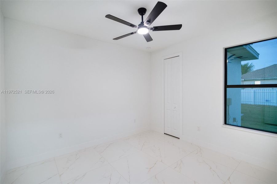 Spacious, unfurnished interior of a new home in , Cape Coral (Image 12).