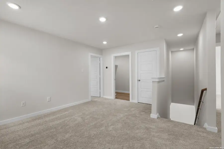 Spacious, unfurnished interior of a new home in Summerlin, San Antonio (Image 15).