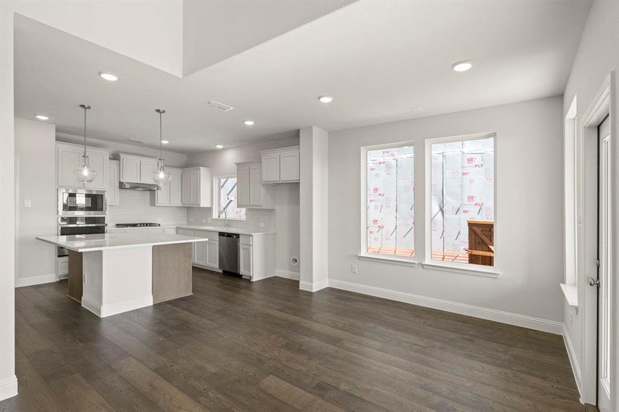 05_5530 Burford, Celina