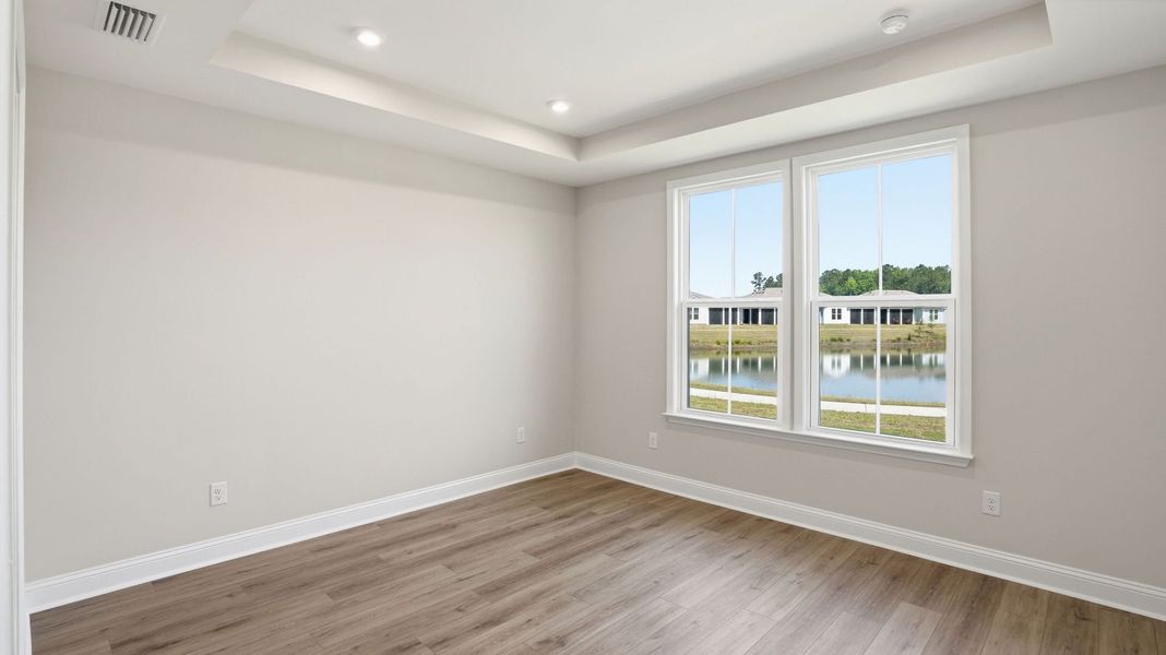 Spacious, unfurnished interior of a new home in Sun City Hilton Head, Bluffton (Image 15).