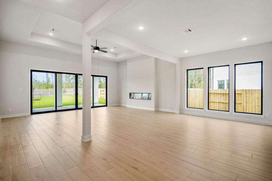 Spacious, unfurnished interior of a new home in ARTAVIA 55' Lots, Conroe (Image 40). Spacious, unfurnished interior of a new home in ARTAVIA 55' Lots, Conroe (Image 40).