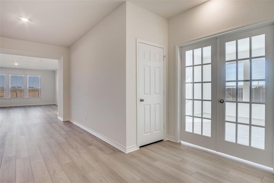 Spacious, unfurnished interior of a new home in Sierra Vista at Kelly Ranch, Aledo (Image 19).