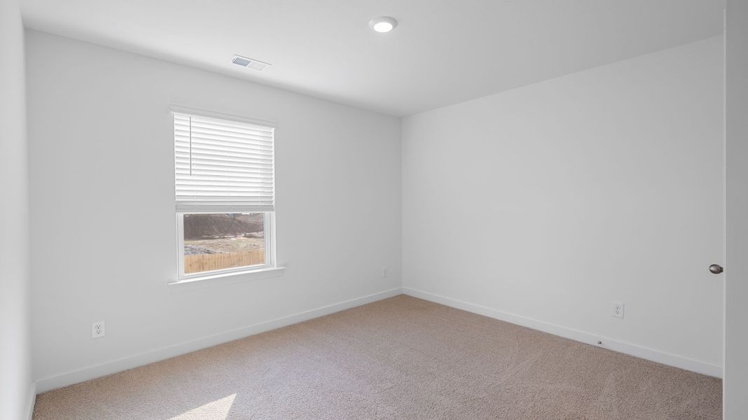 Spacious, unfurnished interior of a new home in The Cove at Thrasher Landing, Hixson (Image 18).